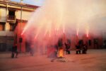 La Flama del Canigó encén la foguera a Roda de Berà