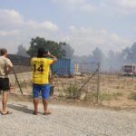 Desallotjades 15 persones d’una urbanització a Cabra del Camp per un incendi forestal, que ja està estabilitzat