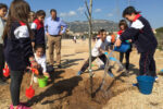 Els 600 escolars de l’Hospitalet de l’Infant han celebrat el Dia de l’Arbre