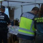 Set parades del mercadet d’artesans de Roda, denunciades per vendre roba falsificada