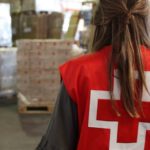 Creu Roja reparteix prop d’una tona d’aliments a la província