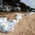 Setze municipis del Penedès i el Camp plantejaran una estratègia conjunta per obrir les platges a l’estiu