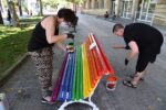 Els bancs de la Imperial Tarraco ja commemoren el Dia LGBTI