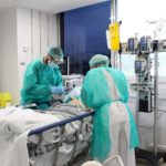 Dues morts i 12 casos nous per coronavirus a Tarragona