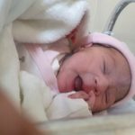 El primer nadó de l’any és una nena que es diu Yinara i és de Constantí