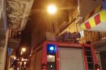 Els Bombers desallotgen 6 residents d’un edifici incendiat al carrer Alt del Carme de Reus