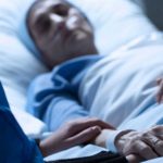 El Col·legi de Metges diu que el debat sobre l’eutanàsia és “ètic” i recorda que ho decidirà la societat i no els metges