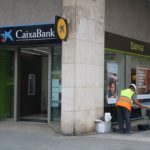 Els empleats de banca, oberts a mobilitzar-se contra els ERO a CaixaBank i BBVA perquè ‘a cap de les entitats sobra personal’