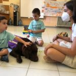 Animals que ajuden els infants del Casal d’autisme d’estiu de Tarragona