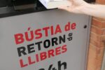 La Biblioteca Municipal de Constantí estrena una bústia de retorn de llibres les 24 hores del dia