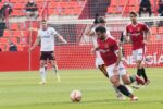 El Nàstic perdona la vida al líder (0-0)