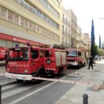 Cinc vehicles de Bombers es mobilitzen per una columna de fum al carrer Sant Joan de Reus