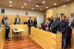 El plenari de Vila-seca ret homenatge a la regidora Sandra González Rodríguez