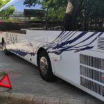 Un autobus perd el control i s’estampa sense provocar ferits a la plaça del Nen de les Oques de Reus