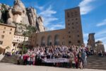 La Pobla clou les Decennals 2020 amb la benedicció  d’una majòlica de la seva patrona a Montserrat