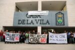 Prop d’un centenar de persones protesten contra la instal·lació d’un CRAE als Pallaresos