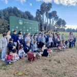 Els infants del Golf Costa Daurada fan cagar el tió a cop de raqueta