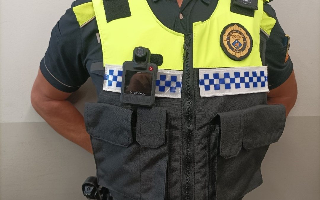 La Policia Local de Salou durà càmeres unipersonals a les armilles