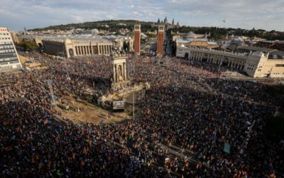 Desenes de milers de persones, a la manifestació de Barcelona