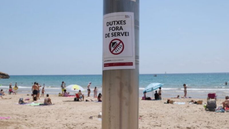 Tarragona reobre les fonts que recirculen l’aigua i les dutxes de les platges