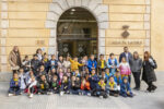 Alumnes de l’escola Mossèn Ramon Bergadà fan una visita a l’Ajuntament de Constantí