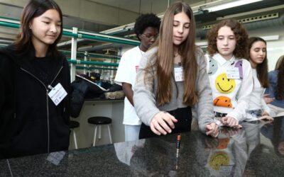 Les futures científiques participen en el Girl’s Day de la URV