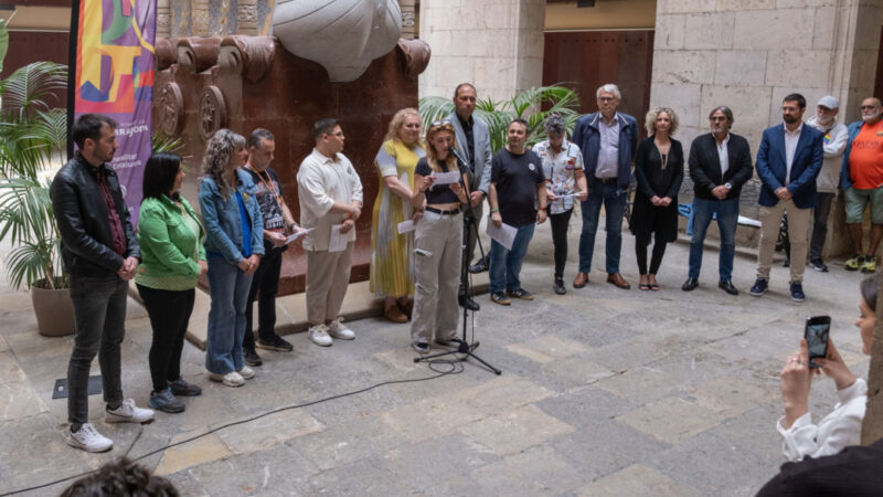 Tarragona s’uneix al Dia Internacional contra l’LGTBIfòbia amb un manifest