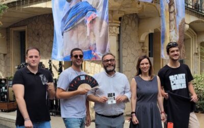 Els carrers de Reus lluiran noves banderoles amb motiu de la Festa Major de Sant Pere