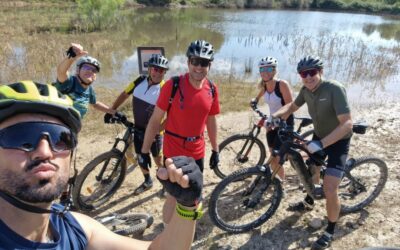 Els bikers del Golf Costa Daurada visiten els aiguamolls del Catllar
