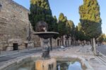 Apareix trencada la popular font del Portal del Roser de Tarragona