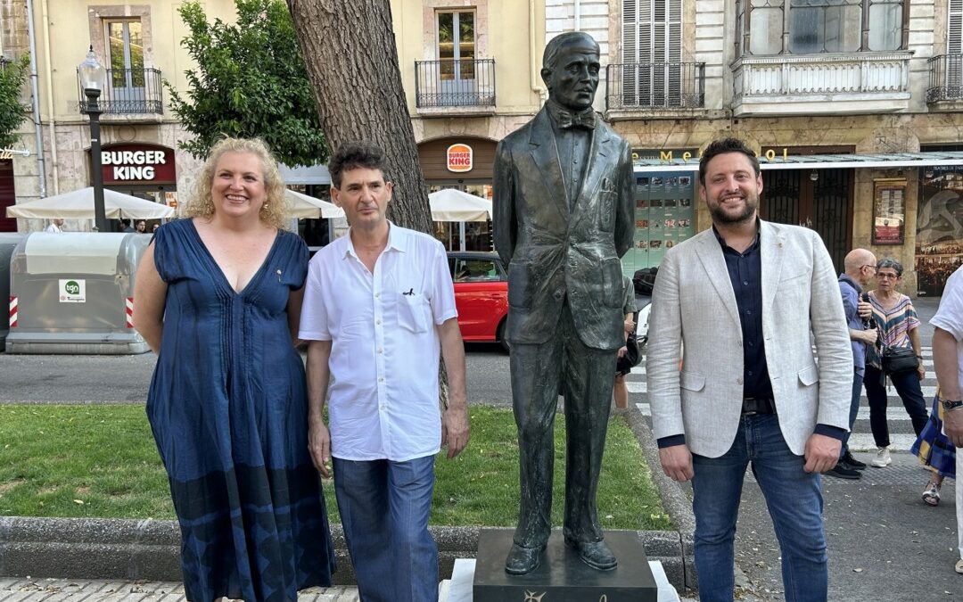 Tarragona inaugura una escultura a la Rambla en homenatge a Josep Maria Jujol