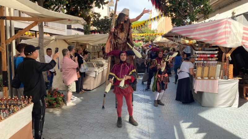 Vídeos: El rei Jaume I decreta la inauguració del Mercat Medieval de Salou