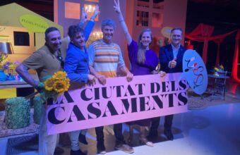 Reus crea una disruptiva fira de casaments amb l’escenografia d’una ciutat i peces teatrals