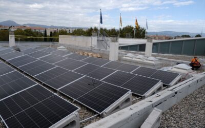 Cambrils fa la primera instal·lació de plaques solars a la coberta de l’ajuntament